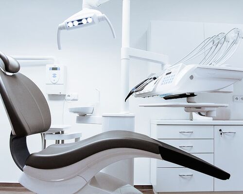 chair-dentist-dental-clinic