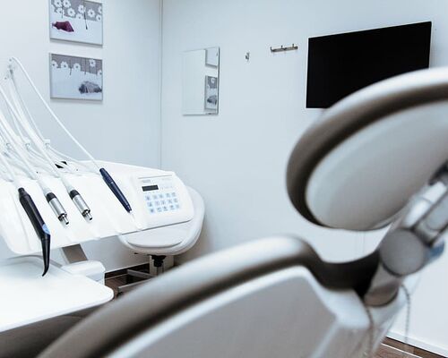 chair-dentist-dental-clinic2