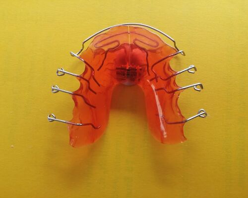 dentist-orthodontics-dental-rail-seemed