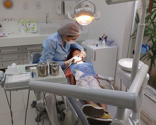 dentist-child-tooth-dental-care