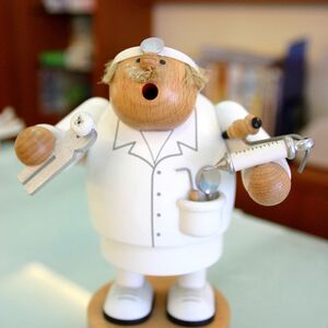 hospital-yi-doll-tooth-extraction
